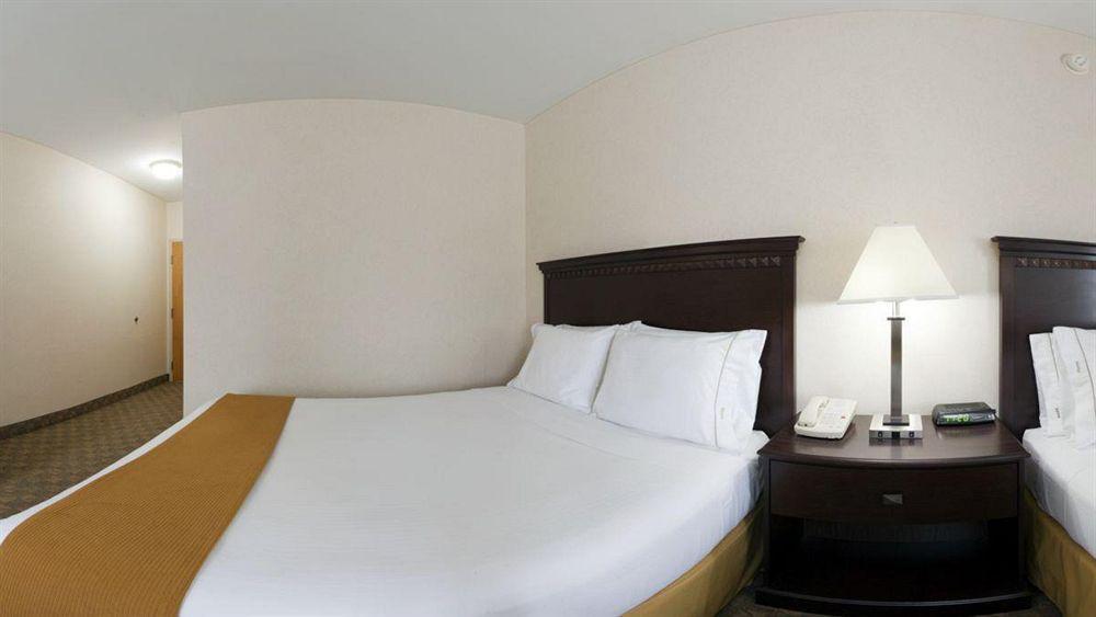 Holiday Inn Express & Suites Carneys Point - Pennsville By Ihg Esterno foto