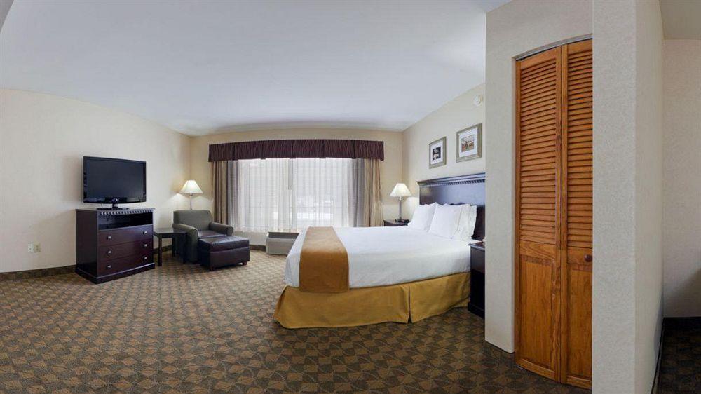 Holiday Inn Express & Suites Carneys Point - Pennsville By Ihg Esterno foto
