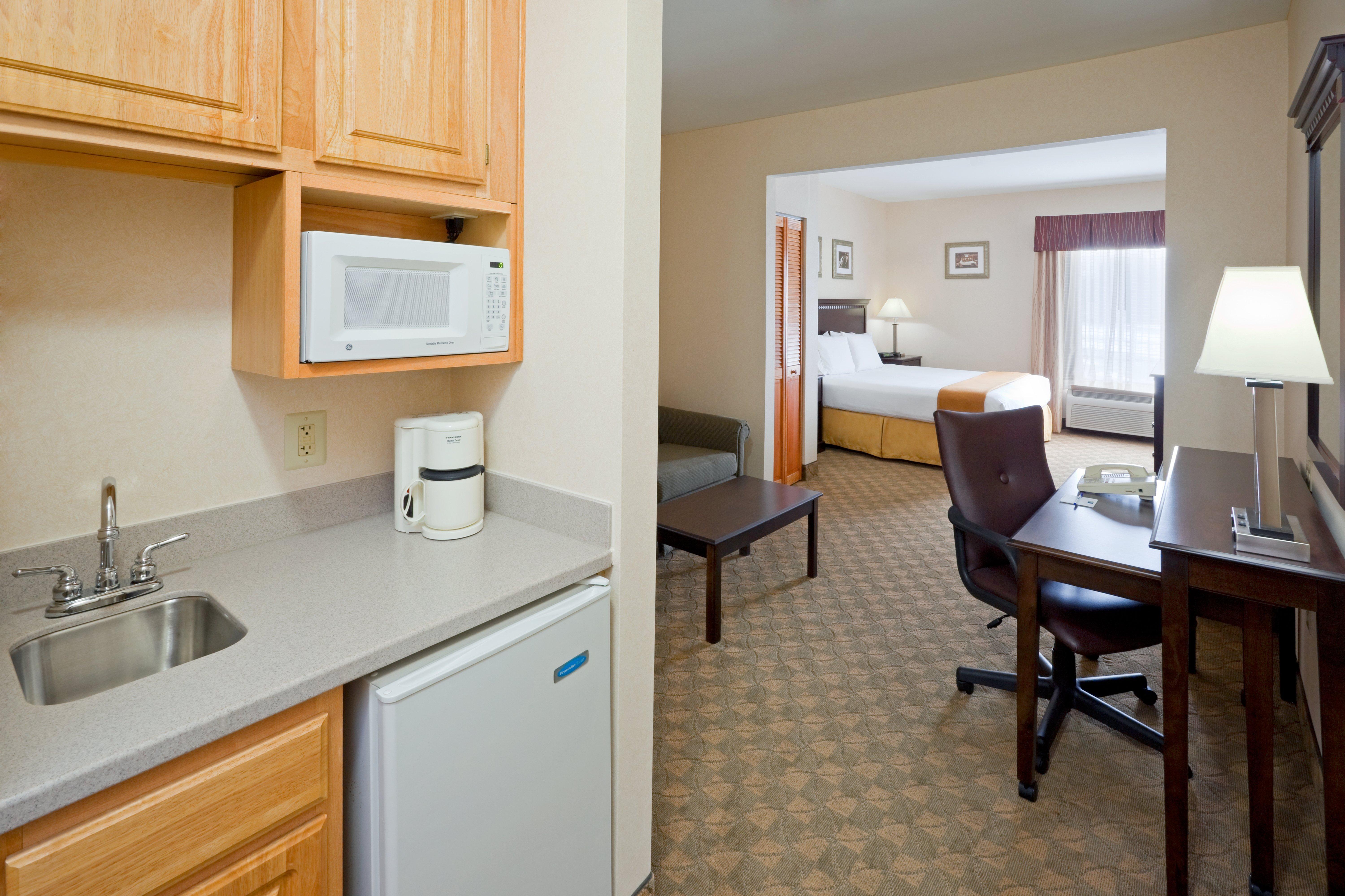 Holiday Inn Express & Suites Carneys Point - Pennsville By Ihg Esterno foto