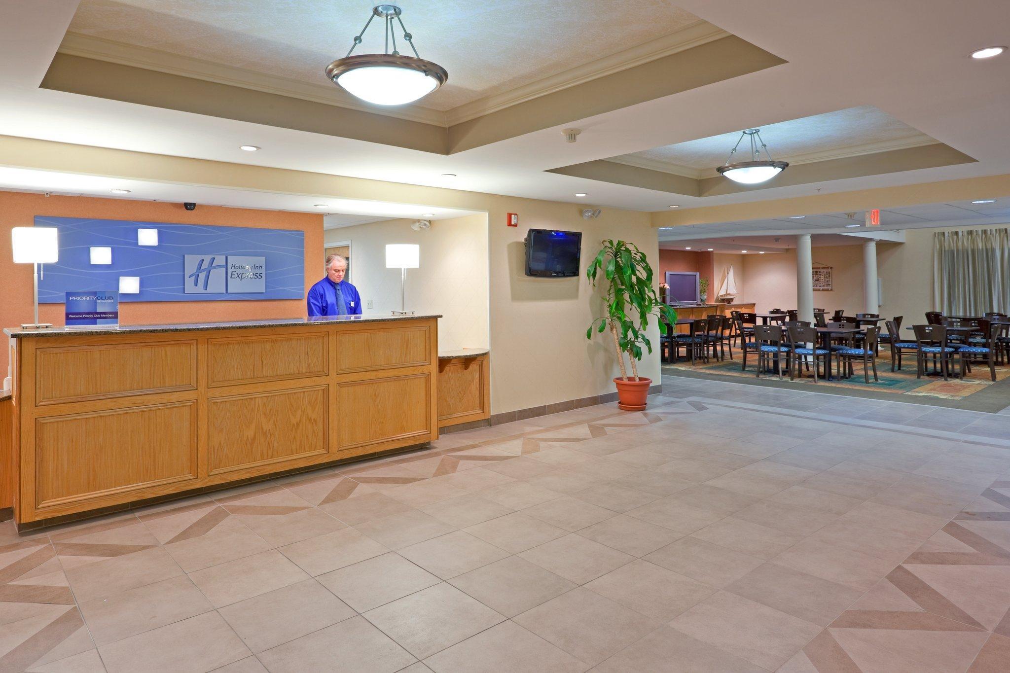 Holiday Inn Express & Suites Carneys Point - Pennsville By Ihg Esterno foto
