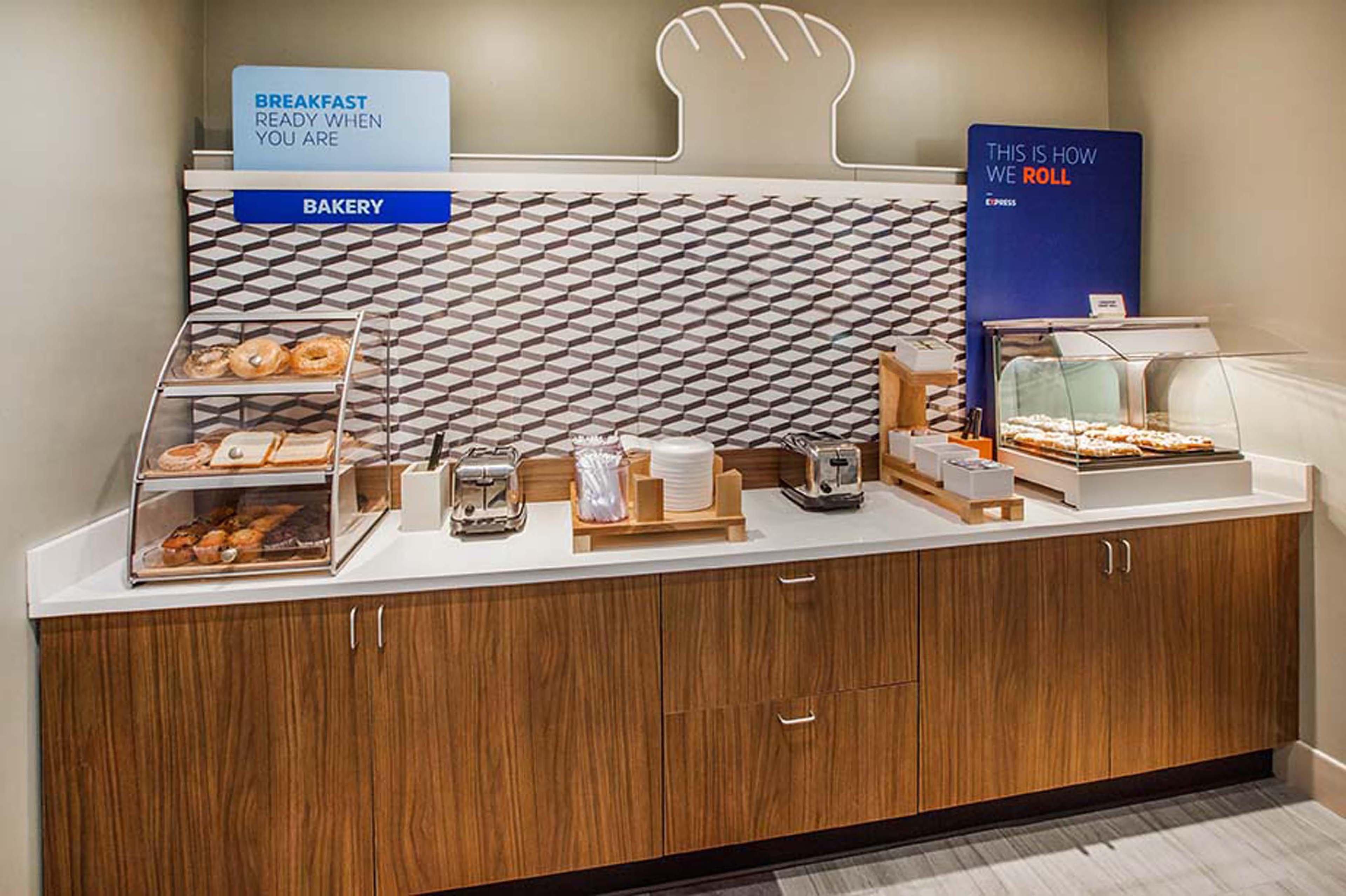 Holiday Inn Express & Suites Carneys Point - Pennsville By Ihg Esterno foto