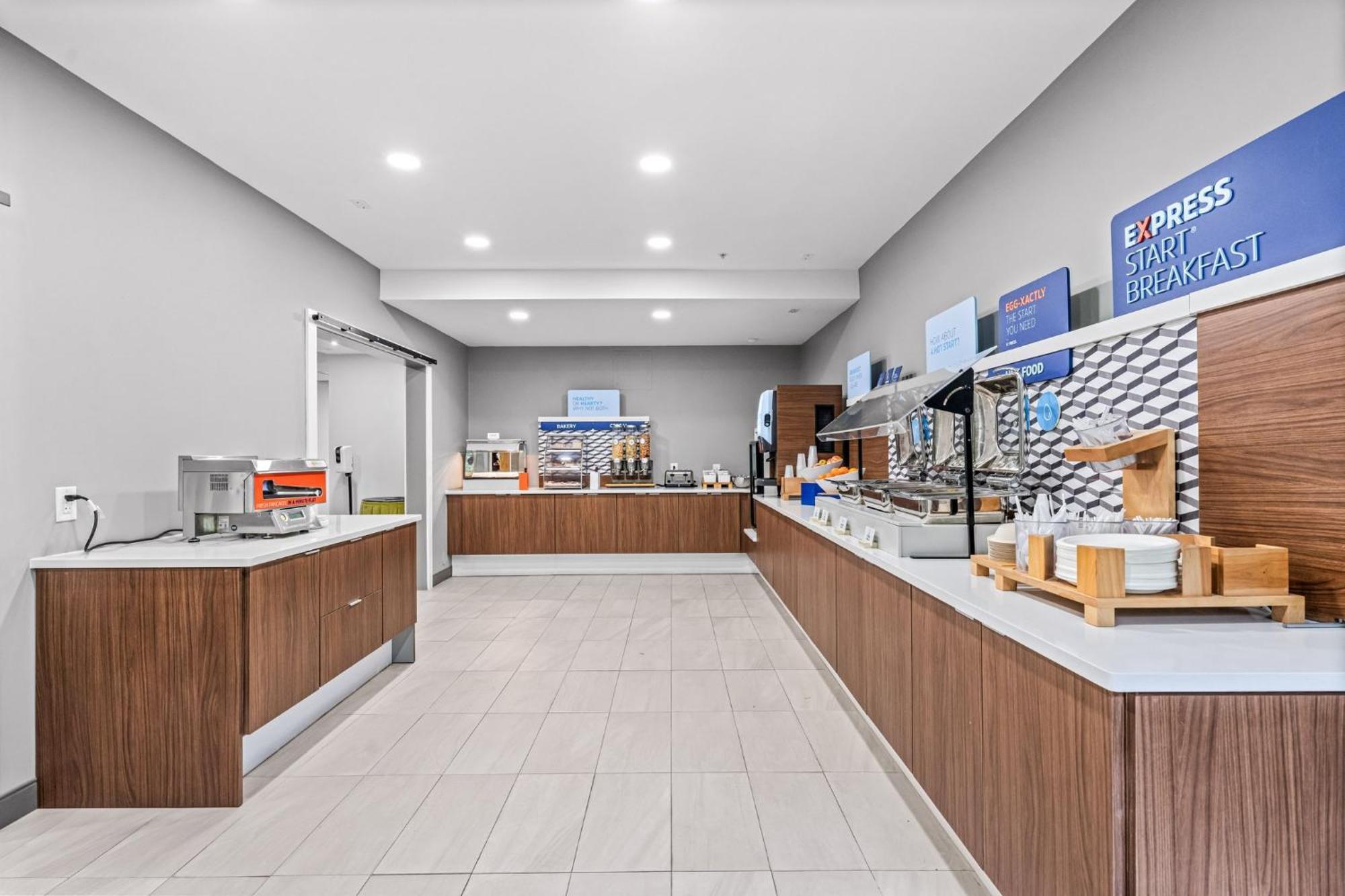 Holiday Inn Express & Suites Carneys Point - Pennsville By Ihg Esterno foto