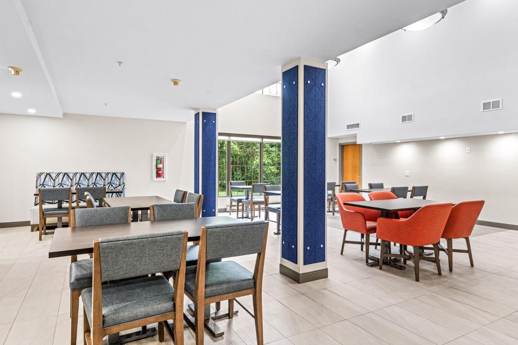Holiday Inn Express & Suites Carneys Point - Pennsville By Ihg Esterno foto
