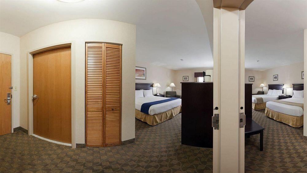 Holiday Inn Express & Suites Carneys Point - Pennsville By Ihg Esterno foto